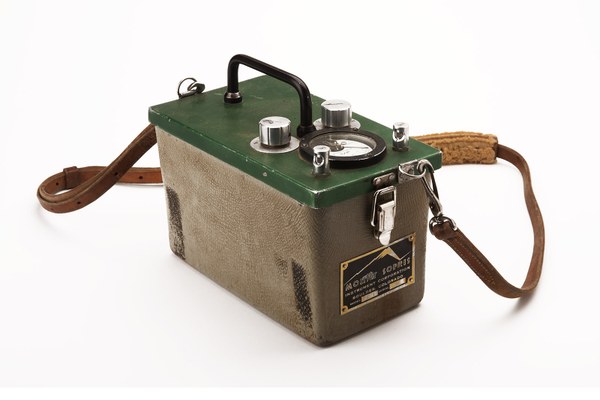 CLICK TO ZOOM Scintillator (Geiger counter), model SC 129, serial number 202, 1955