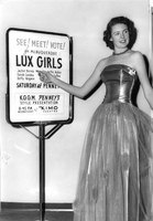 Lux Girl Jackie Barnes, 1949.  Kerstein Collection, 1997.18.16