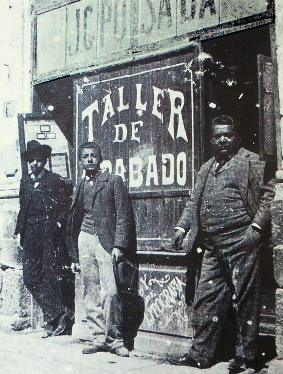 Unidentified Photographer, Posada’s Workshop (Posada on the right), ca. 1900, The Posada Art Foundation