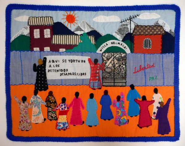 Villa Grimaldi: aquí se torturó a los detenidos desaparecidos Unidentified artist, Villa Grimaldi: aquí se torturó a los detenidos desaparecidos (Villa Grimaldi: Here the Detained and Disappeared were Tortured), Chile, ca. 1983, cotton appliqué panel, 15 x 19 in., Chile Ephemera Collection (PICT 2012-011(3)-0002), CSWR, University Libraries, University of New Mexico. Dictators and the Disappeared: Democracy Lost and Restored. June 2023