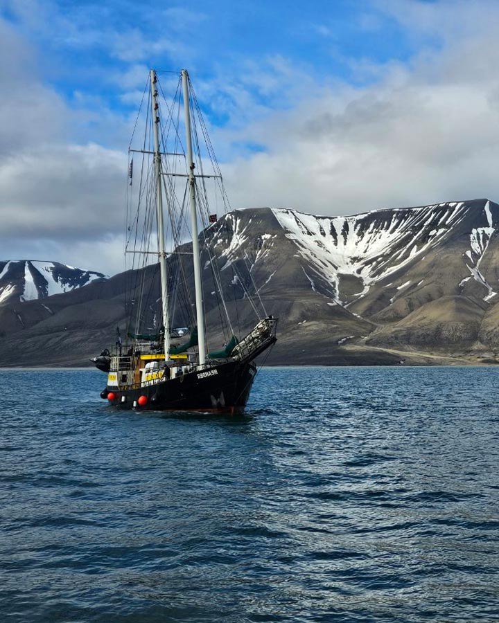 BM-Polar Expedition(LOG-6-15-26)-3-web50.jpg The boat The Meander which the Polar Expedition team is currently traveling in.