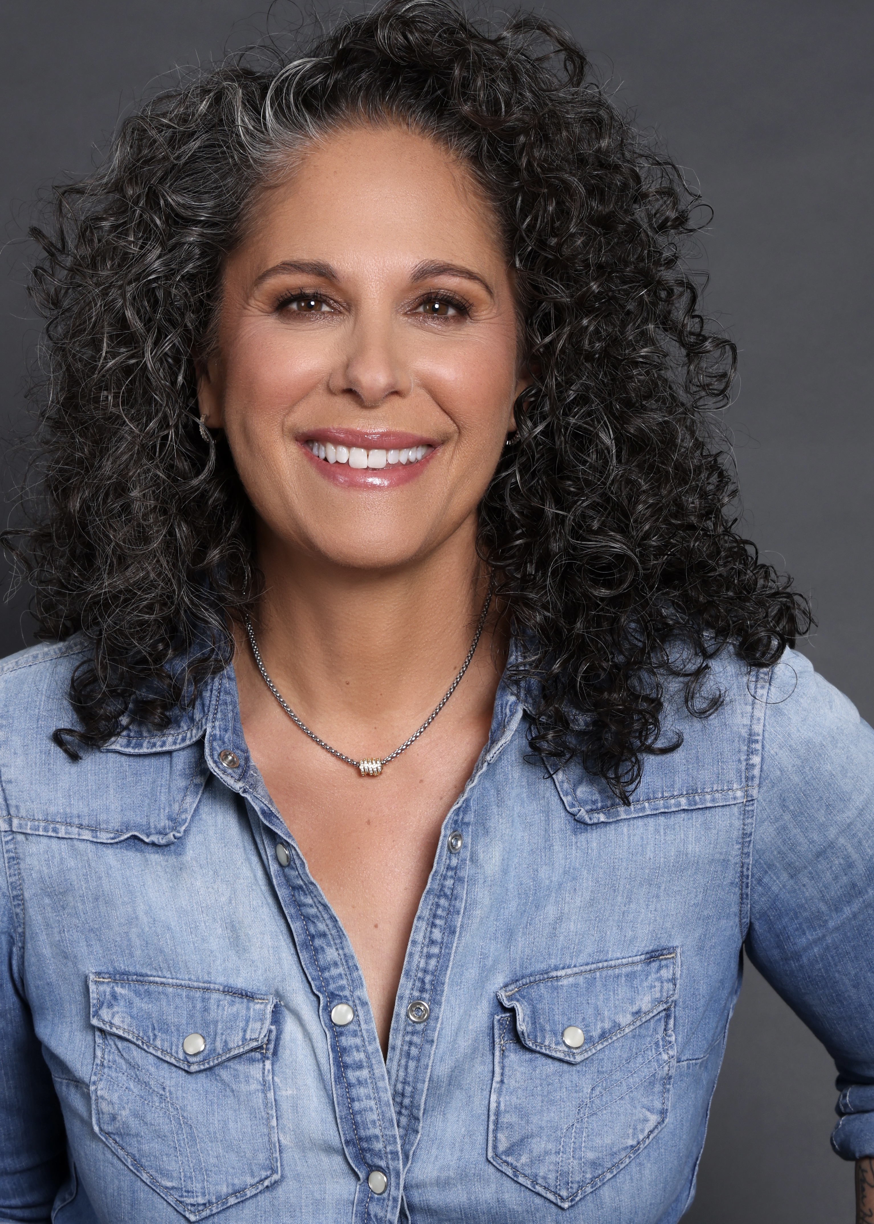 Dana Goldberg Headshot