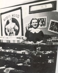 maxine bates