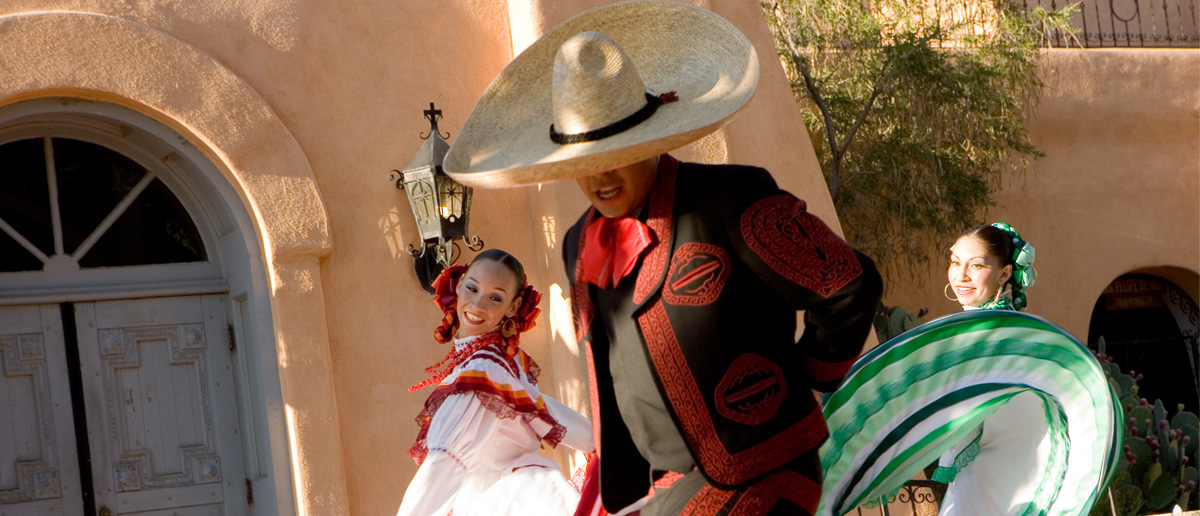 Folklorico Dancing