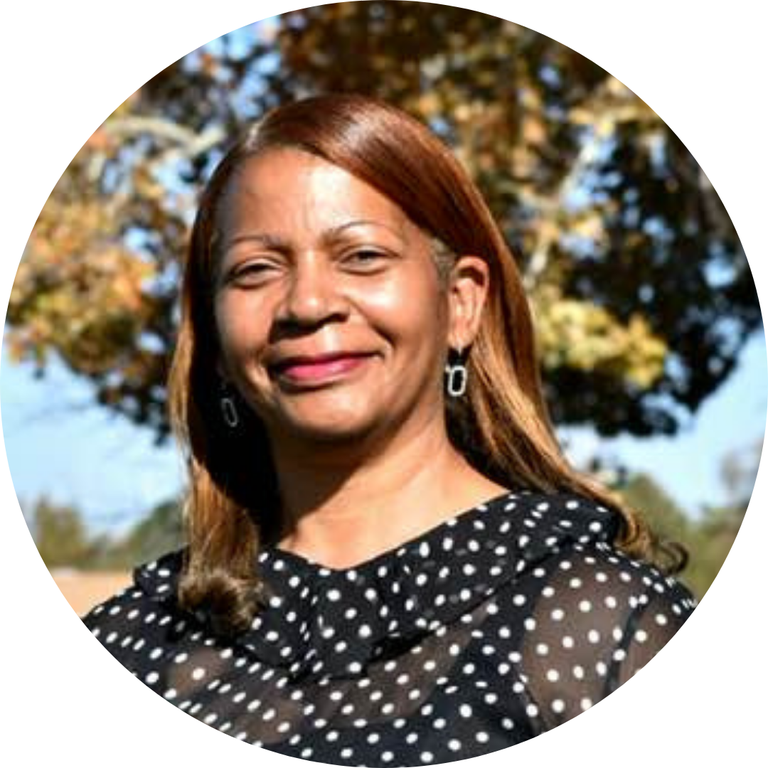 Nina Cooper's Staff Photo