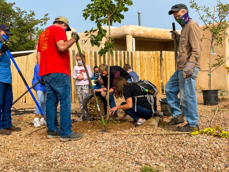 Mayor Keller Joins La Mesa Neighborhood to Plant Trees in International District