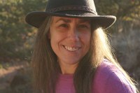 Common Edge Habitat Field Presents: A Community Plant Walk with Dara Saville!