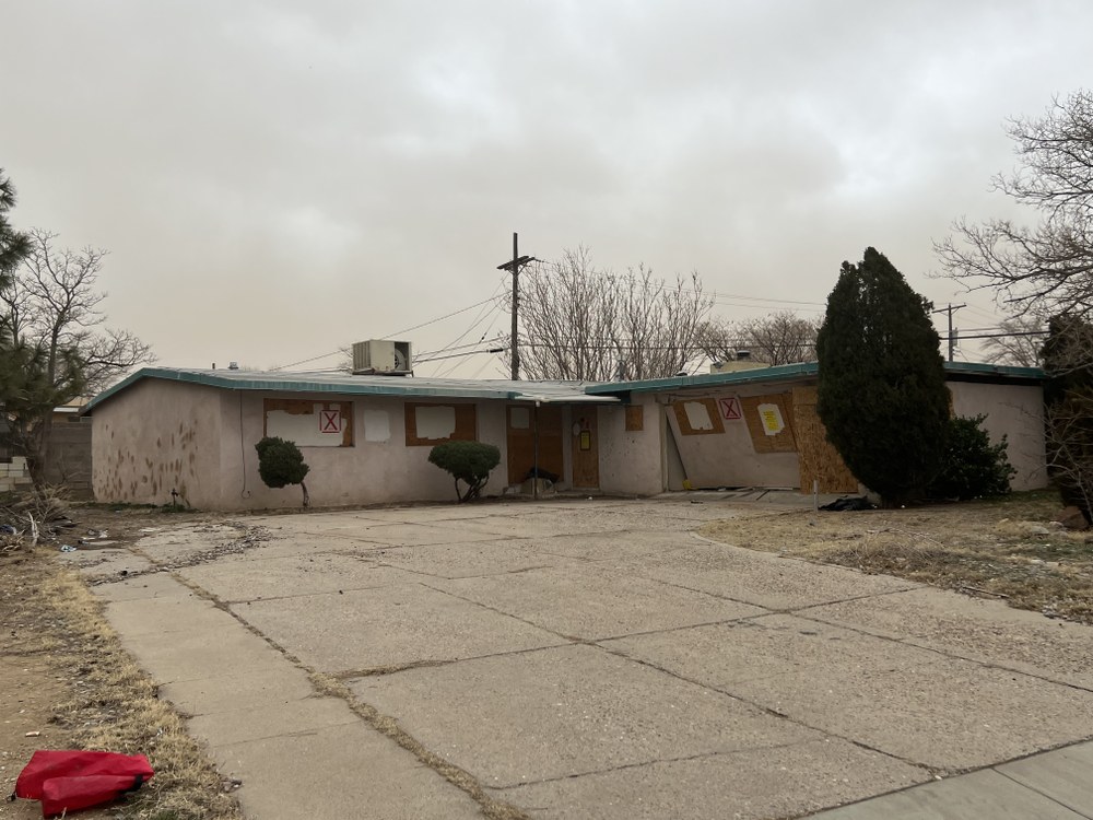A dilapidated building before it came into the Problematic Properties Program.