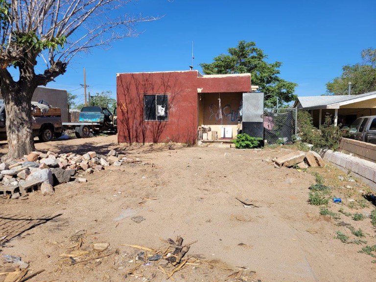 A dilapidated building before it came into the Problematic Properties Program.