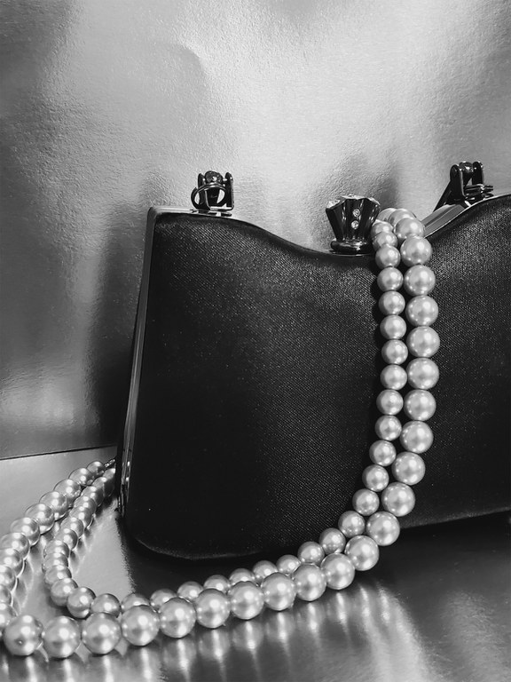 Daisy Gathings-Leon, Purse and Pearls: Embracing Feminism